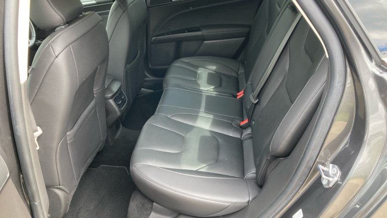 Ford Mondeo 2.0 Hybrid Titanium Edition 4dr Auto Hybrid Saloon